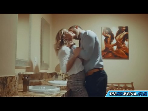 ❤️ Бүкіл аққұба сізді қоғамдық дәретханада азғырғанда ☑ Сандық видео бойынша порно kk.dewporn.ru ❤